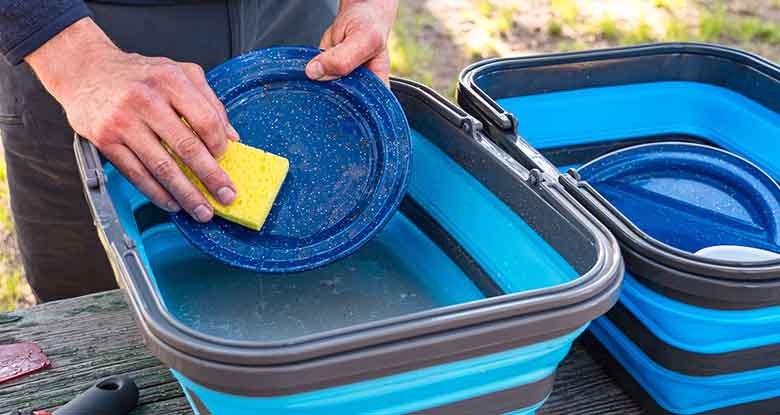 How To Wash Dishes while Camping